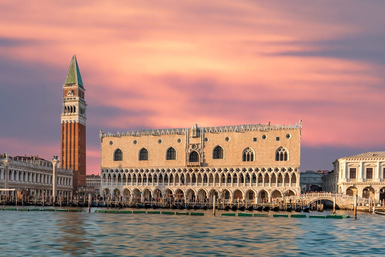 باريس، جنيف، البندقية - 11 ليلة 7